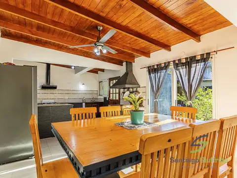 Casa 5 ambientes con 3 baños