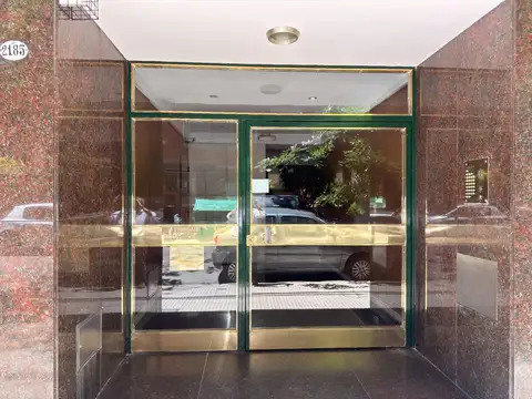 2 amb. a la calle con balcón terraza.