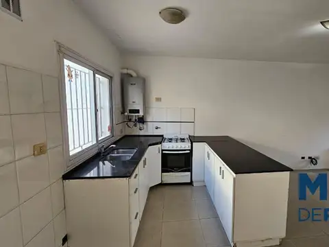 Casa 3 ambientes con 2 baños