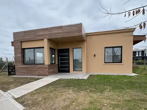 Casa de 5 ambientes en barrio San felipe, A ESTRENAR. Canning Village, Calle El Deslinde, Ezeiza.