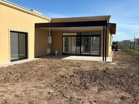 Casa en Venta en Tristan Suarez, USD 235.000