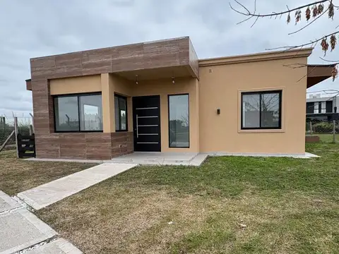 Casa de 5 ambientes en barrio San felipe, A ESTRENAR. Canning Village, Calle El Deslinde, Ezeiza.