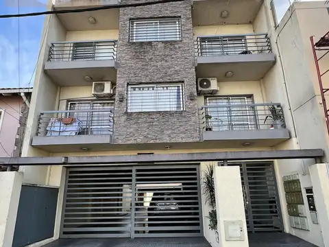 Departamento 3 Ambientes con Cochera en Venta - Ramos Mejía