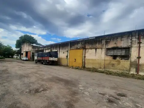 Galpon en Alquiler 40  mts Frente