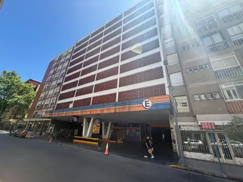 Cochera cubierta en venta