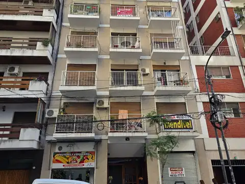 MONOAMBIENTE AL FRENTE CON BALCON A 50MTS DE AV. RIVADAVIA  Y 50 MTS  SUBTE (Estación Carabobo)