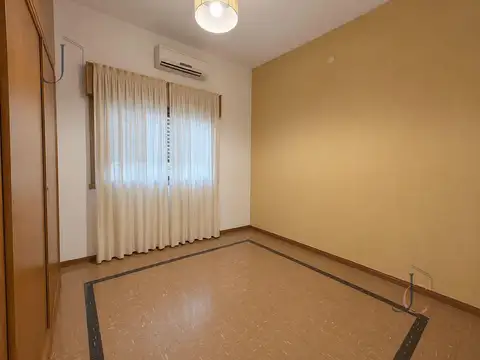 Casa 3 ambientes  en alquiler  en Villa Luzuriaga