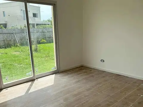 Casa en Venta en Pilar del Este - Santa Emilia, USD 168.000