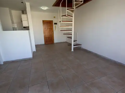 Depto Tipo Casa en Alquiler en Carapachay, $ 1.100.000