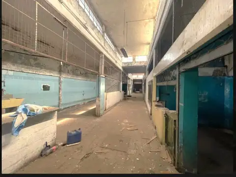 VENTA TERRENO / GALERIA A REFACCIONAR BOULOGNE, SI