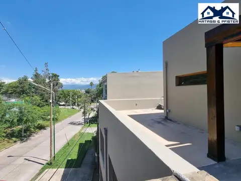 Casa en Alquiler en Barrio Tres Cerritos, USD 1.400
