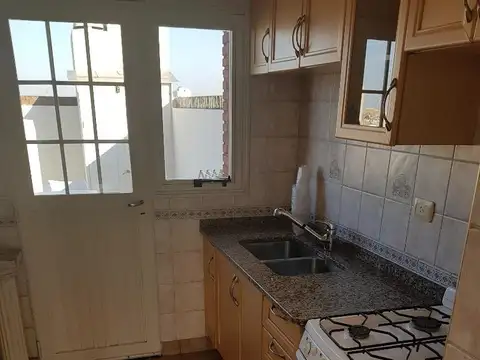 Alquiler 2 ambientes c/patio