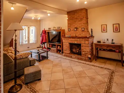 Casa 4 ambientes con 3 baños