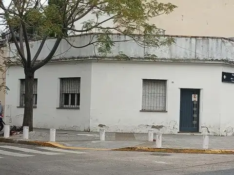 VENTA DEPARTAMENTO  AL FRENTE PB, S/ EXPENSAS  EN VERSALLES