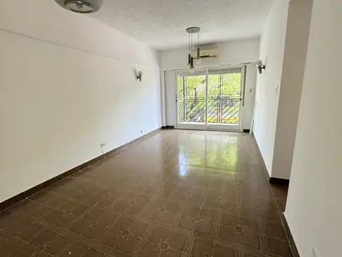 Departamento 4 ambientes con dependencia