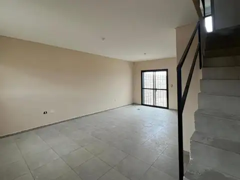 Casa 3 ambientes con 2 baños