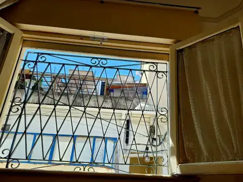 Depto Tipo Casa en Venta 80 años