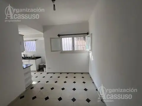 Casa en Alquiler con 1 cochera