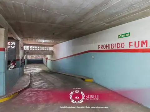 Cochera · Fija, cubierta e individual · ubicada en Maza y Avenida San Juan!