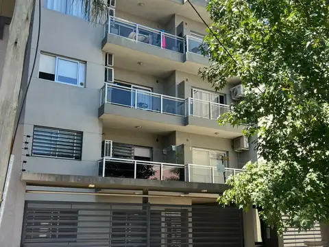 Departamento planta baja con cochera en alquiler en Ramos Mejia