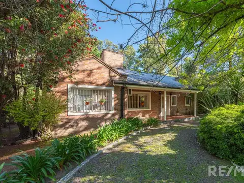 VENTA CASA 5 AMBIENTES EN B° LA PEREGRINA, PILAR