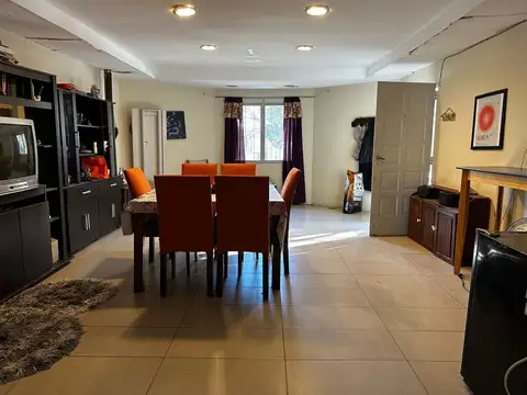 Casa 5 ambientes con 1 baño