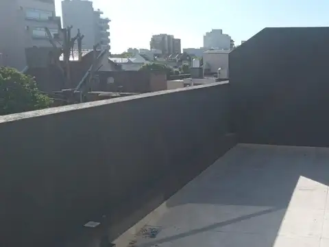 Depto. 3 amb en Duplex, a estrenar c/ Terraza y espacio cubierto privado en Monte Castro