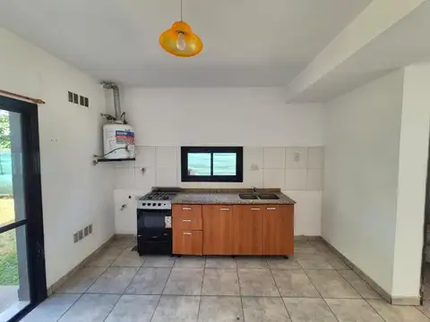 Casa en Alquiler con 2 cocheras