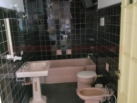 GALPÓN EN BUEN ESTADO DE 680 M2 EN CABA