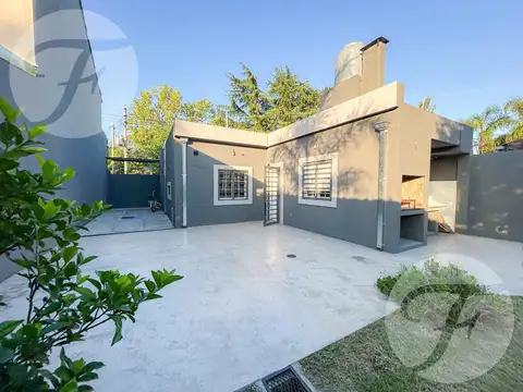 Casa 3 ambientes con 2 baños
