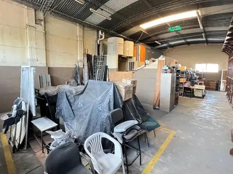Venta de excelente deposito de 1426 M2