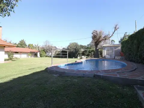 Casa 6 ambientes con 5 baños