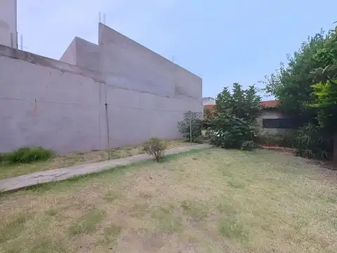 Venta Lomas del Mirador 6 amb. casa + departamento
