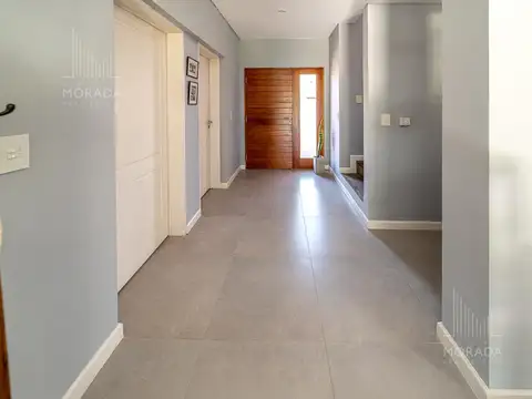 Casa 5 ambientes con 3 baños