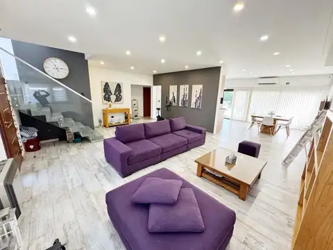 Casa en Venta en Adrogue, USD 649.000