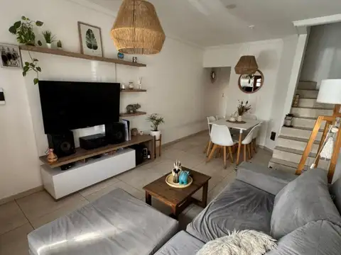 RESERVADA-DUPLEX 3 AMBIENTES  CON PLAYROOM- CARAPACHAY