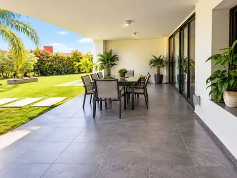 Casa 5 ambientes con 3 baños