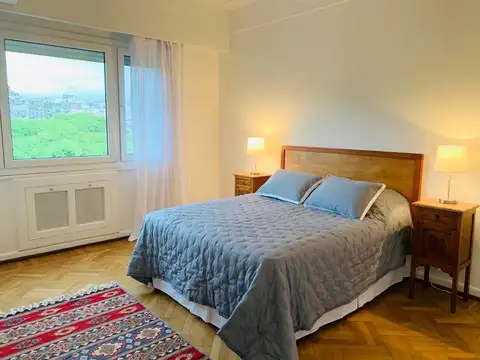 Excelente semipiso en Recoleta con vista a la Plaza
