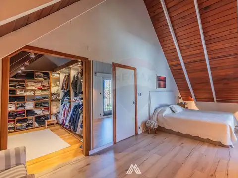 Casa 6 ambientes con 4 baños