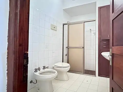 VENTA CASA CENTRICA CON GARAGE