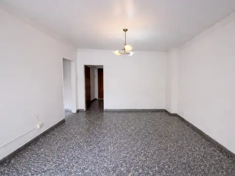 Avenida Regimiento De Patricios 200, Piso 1