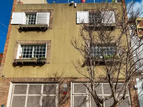 CASA 6 AMBIENTES LOTE PROPIO COCHERA QUINCHO PATIO TERRAZA