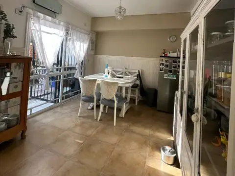 Casa 6 ambientes con 4 baños