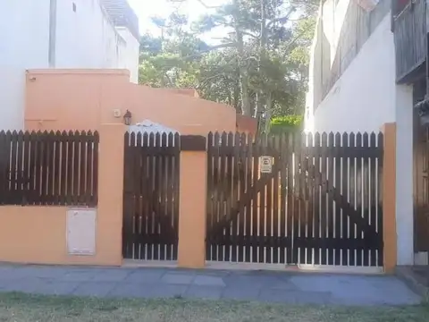 Complejo de departamentos en venta - 2 Unidades - 450Mts2 - Villa Gesell