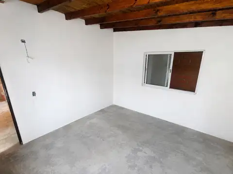 Casa 2 ambientes con 1 baño
