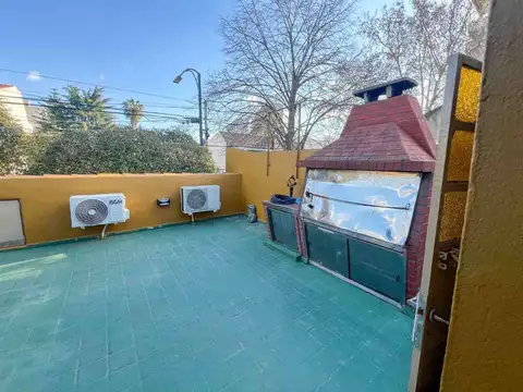 Depto Tipo Casa 4 ambientes con 2 baños