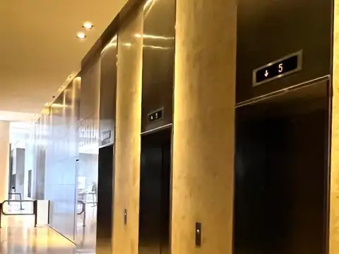 Excelente oficina en edificio AAA- Zencity Esmeralda