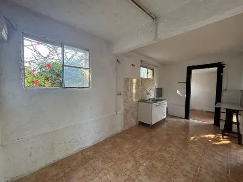 Casa 2 ambientes con 1 baño