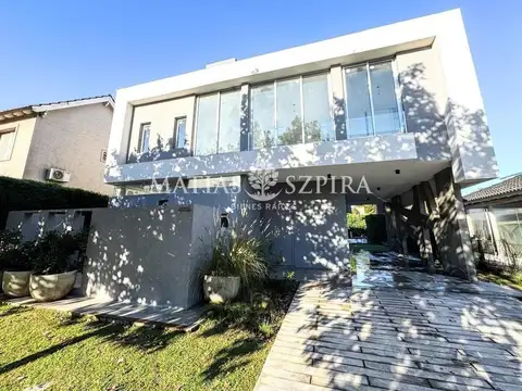Casa 4 ambientes en venta Haras Maria Elena