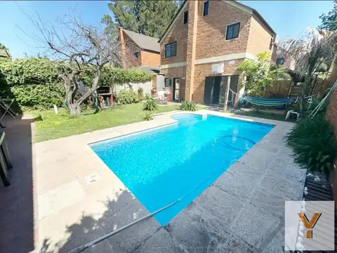 Casa en venta - 3 Dormitorios 3 Baños - Cochera - 340Mts2 - Canning